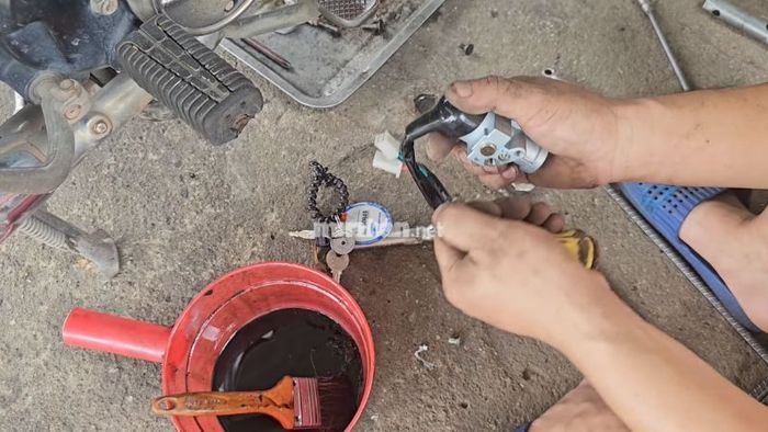 Kiểm tra chức năng ổ khoá