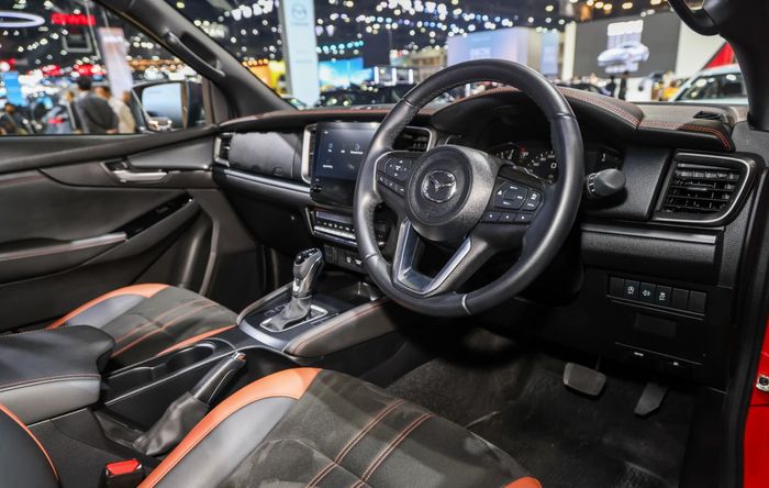 Mazda BT-50 2025 4.jpg