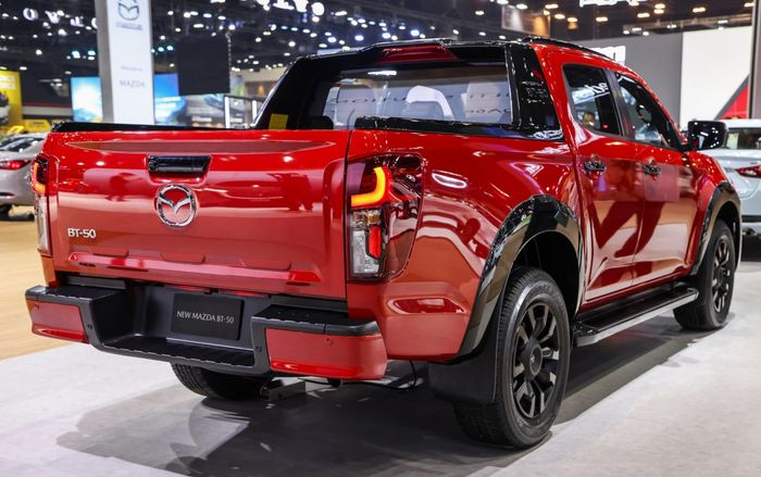 Mazda BT-50 2025 3.jpg
