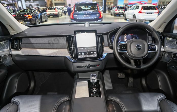 Volvo XC90 facelift 4.jpg