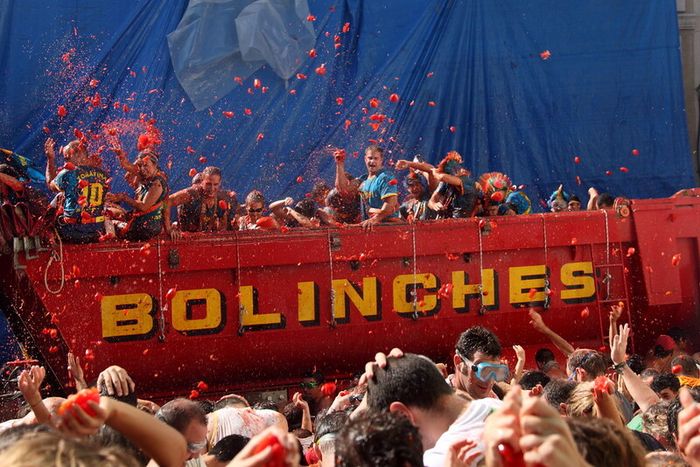 Lễ hội cà chua La Tomatina đầy hấp dẫn với sắc đỏ đặc trưng tại Tây Ban Nha 3
