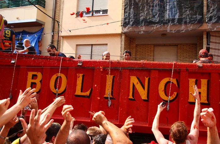 Lễ hội cà chua La Tomatina đầy hấp dẫn với sắc đỏ đặc trưng tại Tây Ban Nha 5