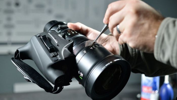Những điều cần lưu ý trước khi tháo ống kính máy ảnh Nikon