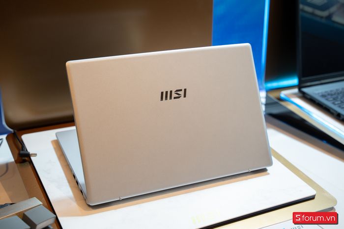 Bên cạnh những sản phẩm gaming đỉnh cao, MSI cũng giới thiệu một loạt ultrabook mới.