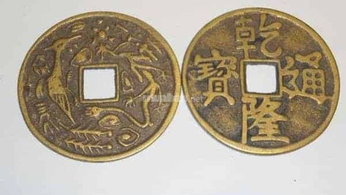 Sử dụng đồng tiền xu cổ trong nghi thức xin đài âm dương