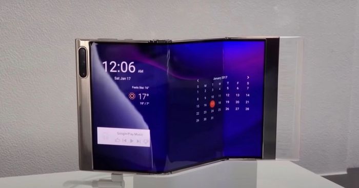 Điện thoại gập 3 màn hình