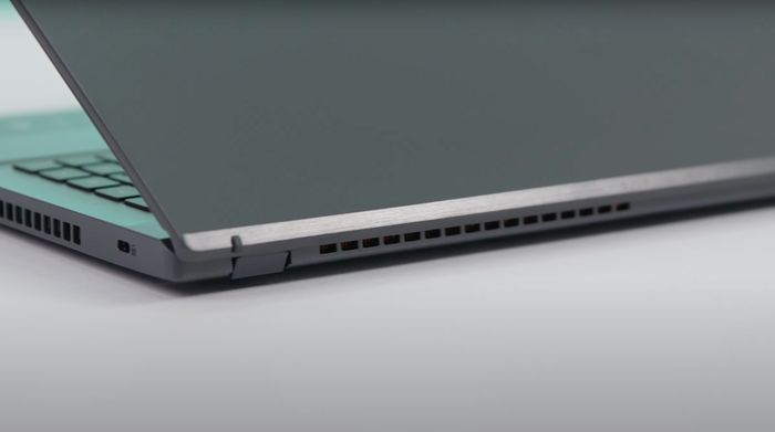 Laptop Acer Aspire 7 Gaming A715 76G 59MW i5 12450H (NH.QMYSV.001) - Thiết kế