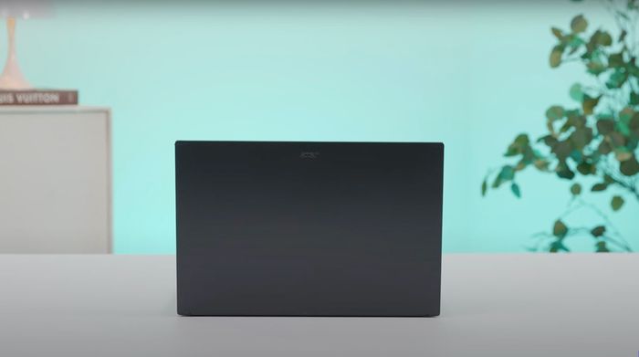 Laptop Acer Aspire 7 Gaming A715 76G 59MW i5 12450H (NH.QMYSV.001) - Nắp lưng
