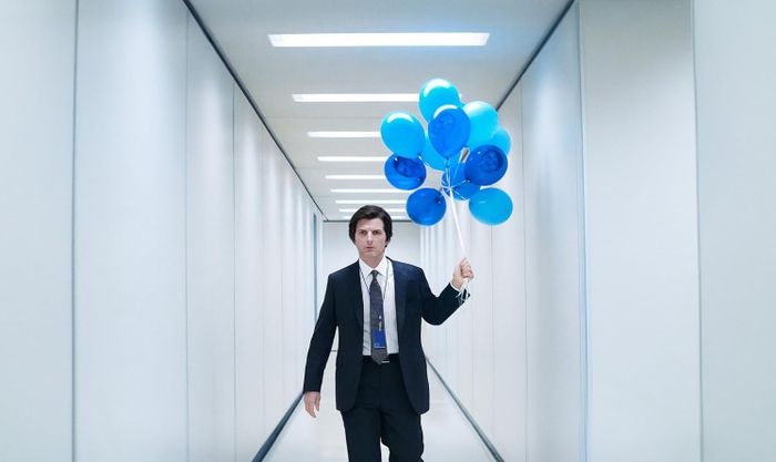 Adam Scott trong Severance