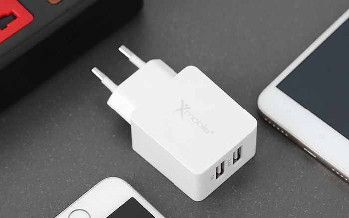 Adapter sạc 2 cổng 3.4A Xmobile DS476 Trắng thiết kế đơn giản