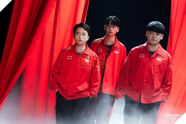 Faker lần đầu tiên chia sẻ về câu chuyện nội bộ của T1 trong buổi stream vừa qua.