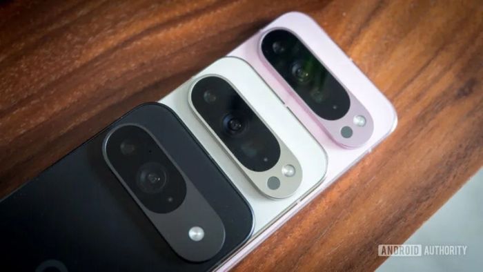 Pixel 10 có thể coi như phiên bản Pixel 9a với sự bổ sung thêm ống kính telephoto.