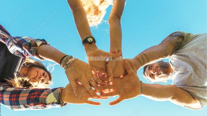 Hướng dẫn tạo dáng đẹp cho ba người khi chụp ảnh