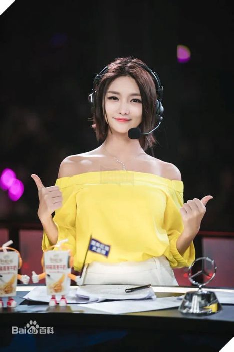 LMHT: Nữ streamer nổi tiếng Trung Quốc tiết lộ thu nhập của Faker