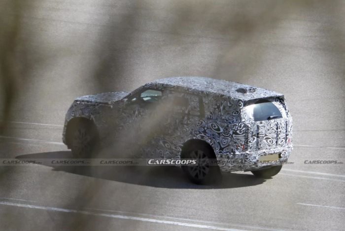 Land-Rover-baby-Defender-EV-scoop-00010.jpg