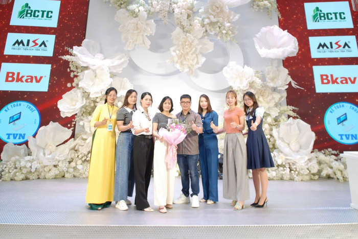 Cong ty Dich vu Ke toan 2.png