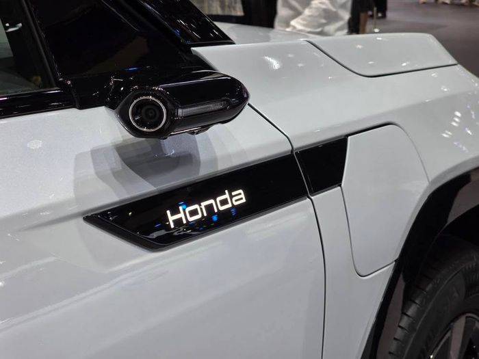 Honda P7S7 3.jpg