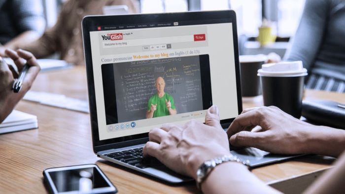 Sử dụng YouGlish AI có mất phí không?