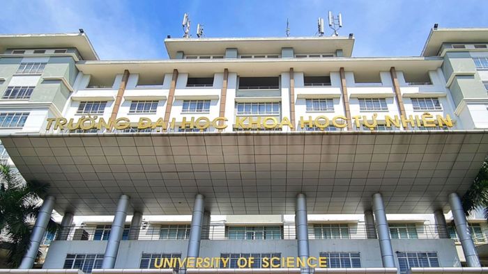 HCMUS, trường thành viên lâu đời của Đại học Quốc gia, luôn duy trì vị thế hàng đầu trong lĩnh vực khoa học tự nhiên và công nghệ.