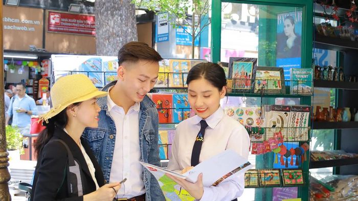 Quản trị du lịch & lữ hành là sự kết hợp giữa kiến thức quản trị và ngành du lịch đặc thù