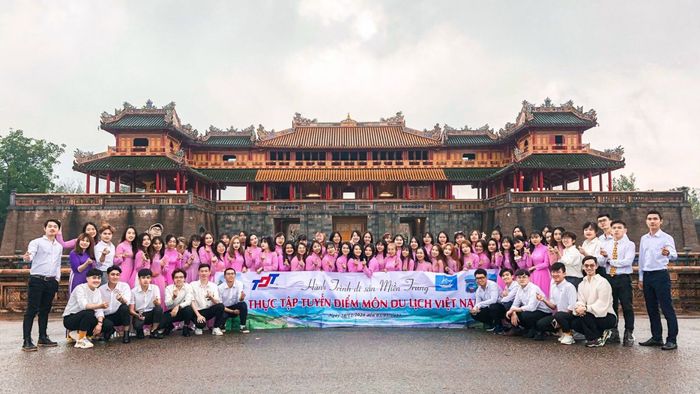 Đại học Tôn Đức Thắng tổ chức các kỳ thực tập thực tế để sinh viên trải nghiệm công việc trong ngành du lịch