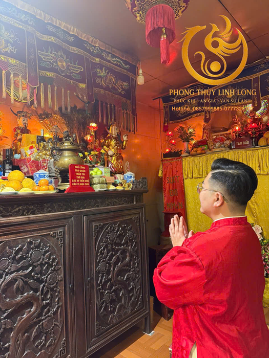 thay phong thuy Ha Noi.png
