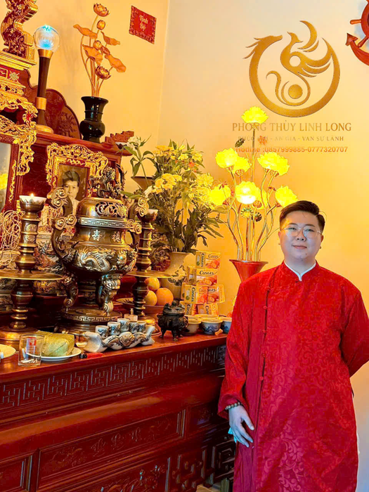 thay phong thuy Ha Noi 2.png