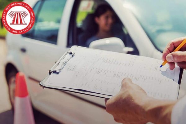 Khi giấy phép lái xe hết hạn, liệu có thể gia hạn hay không? Người tham gia giao thông sử dụng giấy phép lái xe đã hết hạn có bị phạt không?