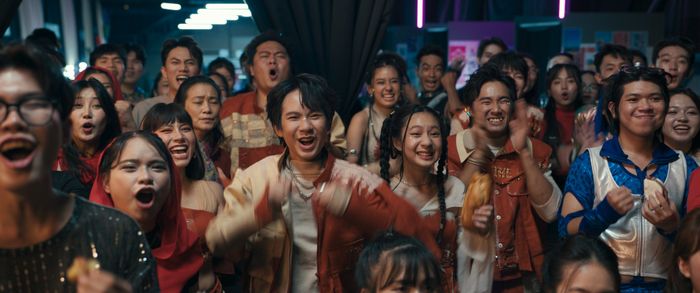 Một vài nhân vật phụ trong Lật Mặt 8: Vòng Tay Nắng không để lại ấn tượng mạnh, khiến phim thiếu đi sự sắc nét cần thiết.