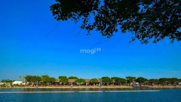 Các tiện ích xung quanh Ngã Tư Chợ Trạm