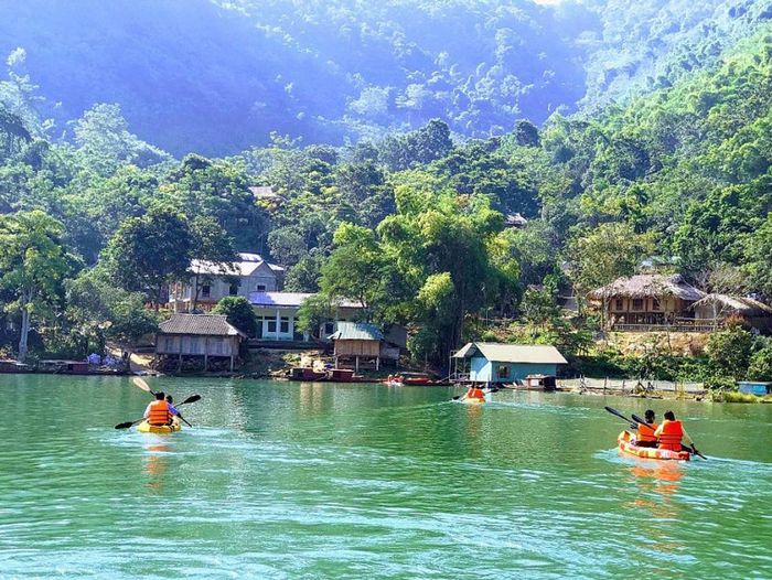 Khám phá vẻ đẹp hoang sơ và bình yên của Đà Bắc Hòa Bình lần thứ 3