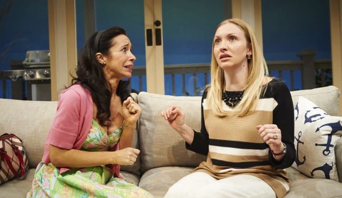 Robin Abramson và Kimberly Parker Green Abramson trong vở kịch Elemeno Pea tại Nhà hát City Theatre ở Pittsburgh