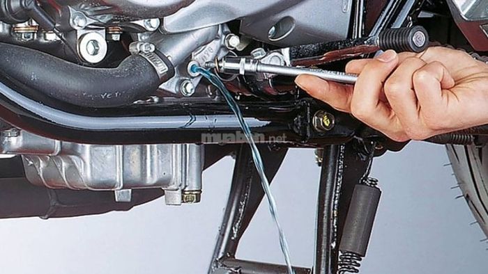 Kiểm tra, điều chỉnh van xả, van vào