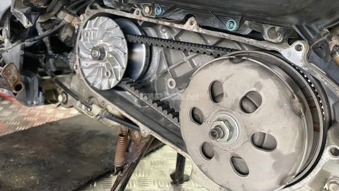 Kiểm tra và thay dây đai động cơ