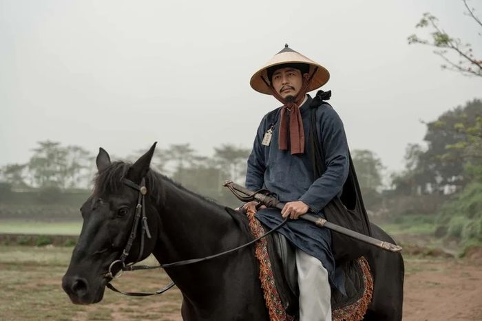 Thám tử Kiên là một nhân vật đầy đủ, nhưng lại thiếu đi hào quang và sự nổi bật mà khán giả mong đợi.