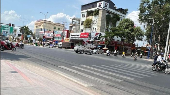 Phát triển cơ sở hạ tầng và các dịch vụ