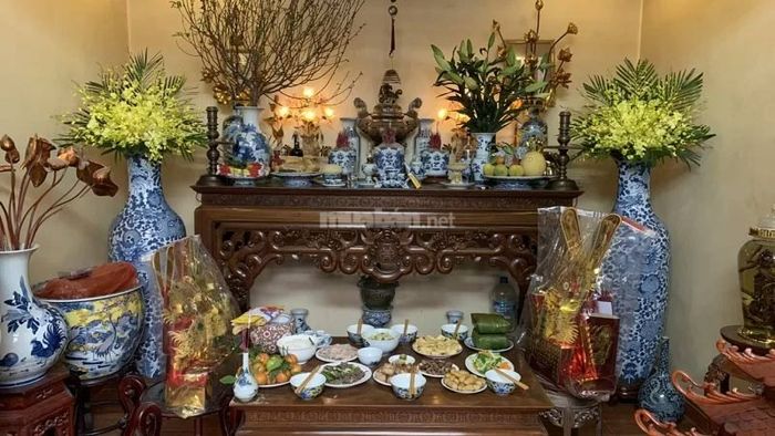 Những điều kiêng kỵ khi thực hiện bao sái bàn thờ gia tiên