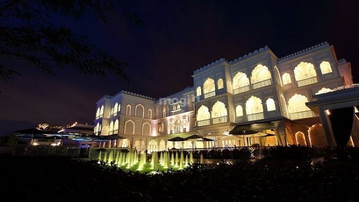 Biệt thự trắng Tajmasago