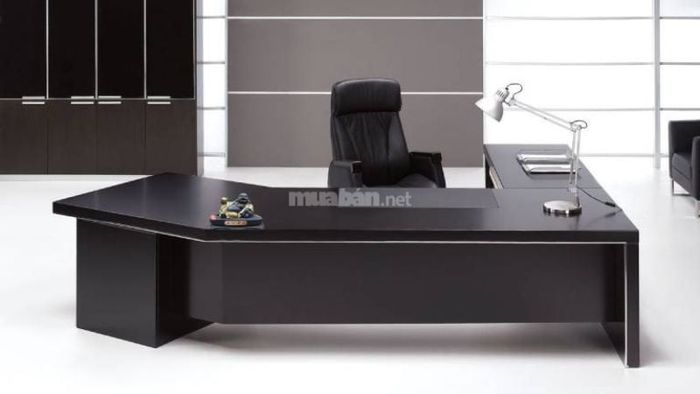 Đặt tượng Phật Di Lặc trên bàn làm việc
