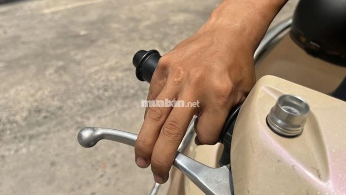 Khi nào bạn cần thay tay thắng xe Vision