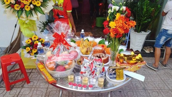 Chuẩn bị các lễ vật cúng đầy đủ cho ngày khai trương