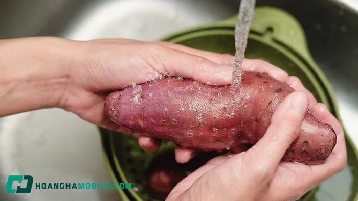 nuong-khoai-bang-lo-vi-song-hinh-03