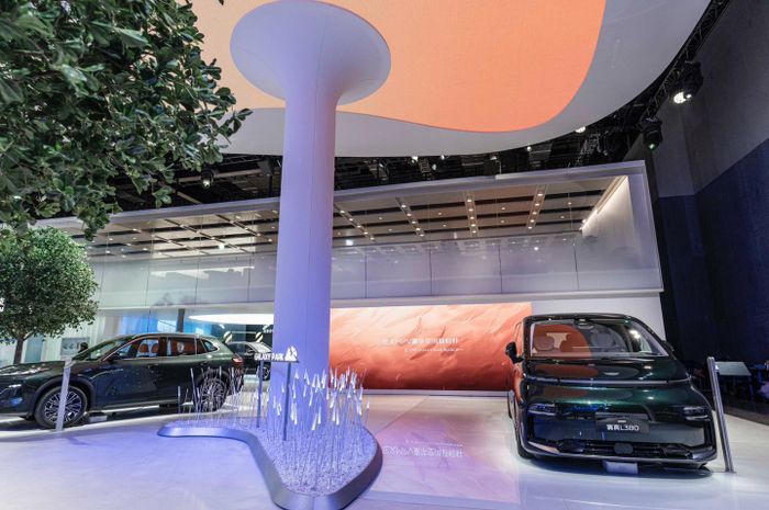 Geely Shanghai Auto Show 5.jpg