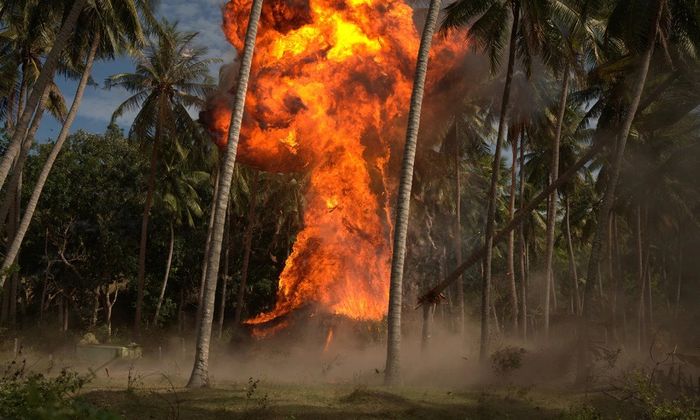 Cảnh cháy nổ được thực hiện hoàn toàn mà không dùng kỹ xảo