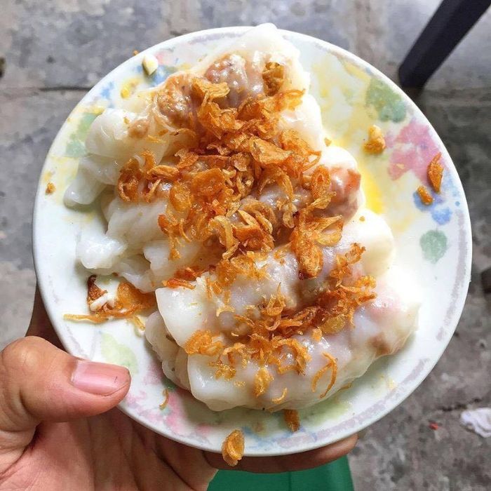 Biển Hải Tiến, với không gian hoang sơ và vẻ đẹp bình yên, là một điểm đến lý tưởng tại Thanh Hóa.