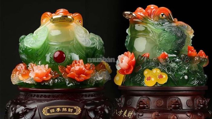 Lựa chọn tượng cóc ngậm tiền phải phù hợp với tuổi và mệnh của gia chủ để mang lại hiệu quả phong thủy tối ưu.