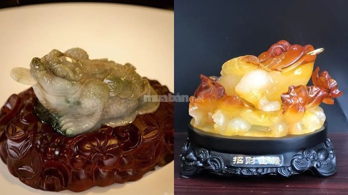 Sắp xếp cóc ngậm tiền theo hướng Bắc hoặc Tây Bắc là một cách bày trí phong thủy giúp thu hút tài lộc và may mắn cho gia chủ.