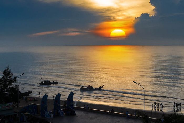 Biển Hải Tiến – một thiên đường biển hoang sơ, bình yên tại Thanh Hóa.