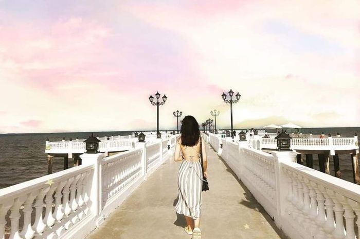 Biển Hải Tiến, với vẻ đẹp hoang sơ và thanh bình, là một thiên đường lý tưởng tại Thanh Hóa.