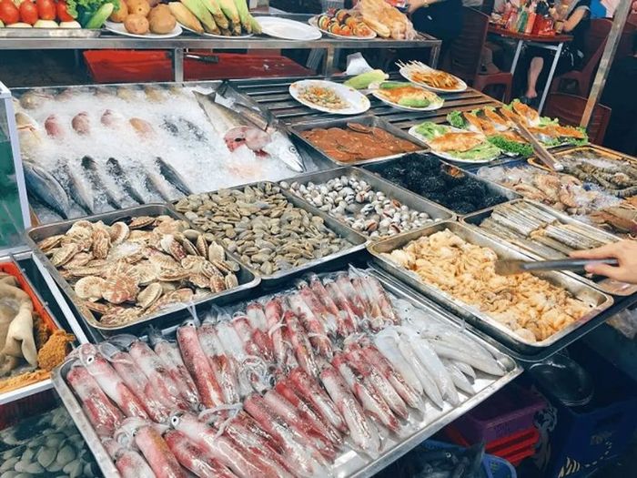 Biển Hải Tiến, một thiên đường biển hoang sơ và yên bình, là điểm đến lý tưởng tại Thanh Hóa.